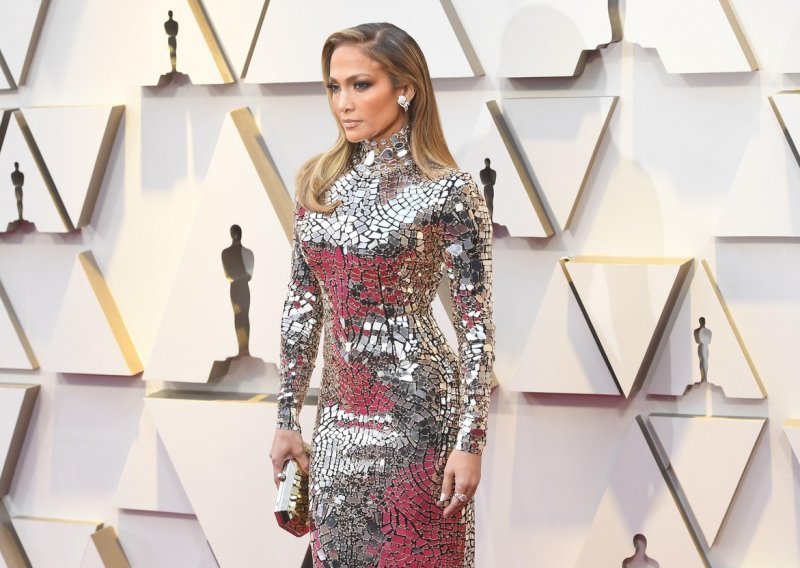 Jennifer Lopez pokrenula novi trend na Instagramu: Sada svi žele kopirati njezino glamurozno izdanje