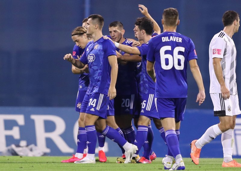 Dinamo na uvjerljiv način ušao u novu sezonu, 'modri' sa 6:0 pobijedili Lokomotivu