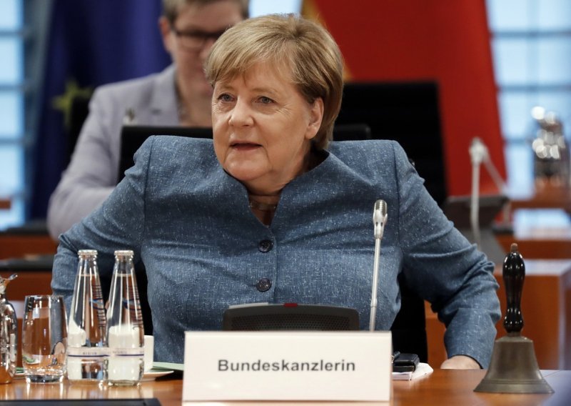 U Njemačkoj raste broj novih slučajeva; Merkel: Uzlazni trend pandemije može se staviti pod kontrolu