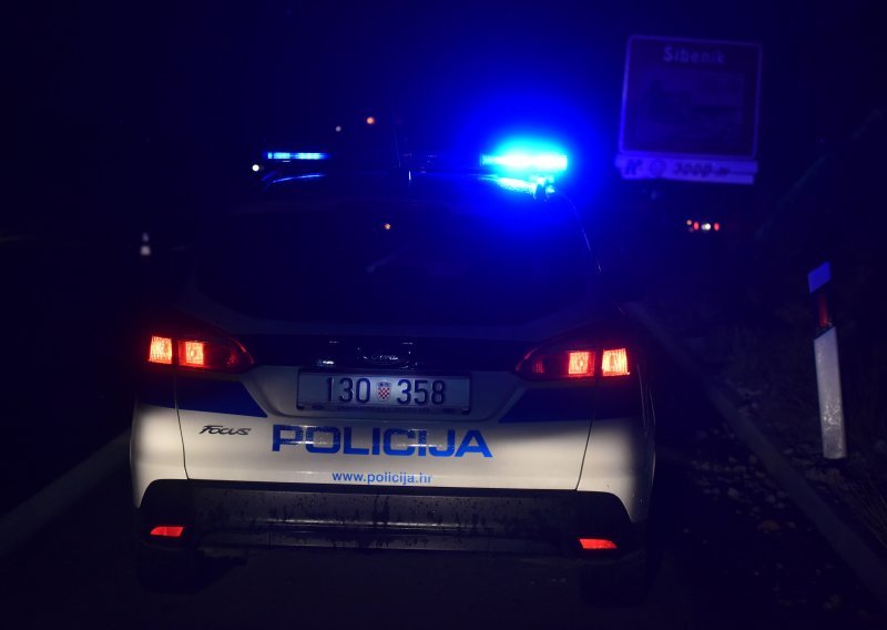 Teška prometna nesreća kod Maslenice: Poginule sestre u dobi od 5 i 9 godina, otac i još jedna djevojčica u bolnici