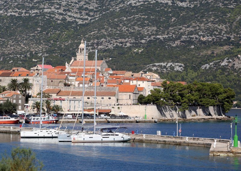 Hrvatski Telekom realizirao projekt besplatnog WiFi interneta u Gradu Korčuli