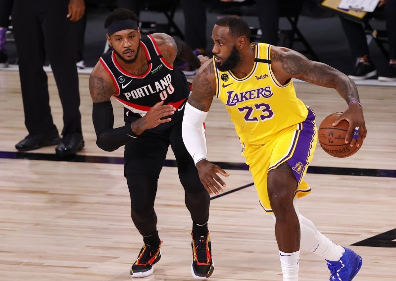 LeBron James odigrao utakmicu kakva u povijesti NBA-a još nije viđena, ali Blazersi su ipak šokirali Lakerse; Crnogorac uništio moćni Milwaukee