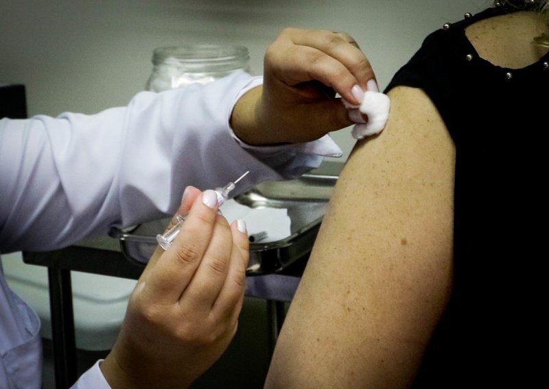 Amerikanci pohrlili na klinička testiranja cjepiva za koronavirus: 'Želim postati dijelom povijesti, pomoći i učiniti dobru stvar'