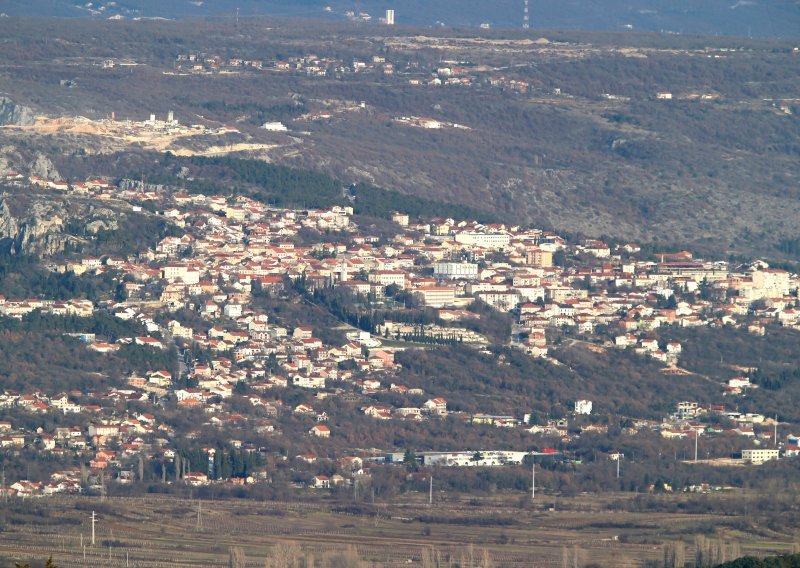 Imotska krajina novo je žarište korone, u dva tjedna imaju 84 zaražene osobe. Epidemiolog Maras umiruje građane: Stanje je pod kontrolom