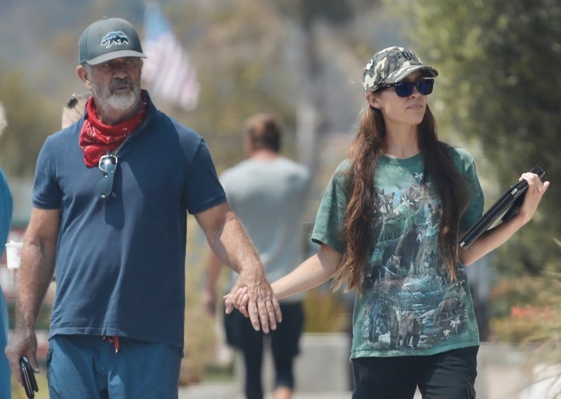 Mel Gibson i njegova 34 godine mlađa partnerica uživaju u Malibuu nakon što je glumac prebolio koronavirus