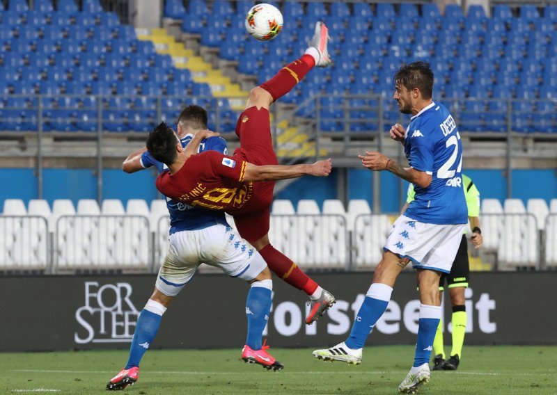 Nikola Kalinić još uvijek visoko kotira na nogometnom tržištu, jer vrati li ga Roma u Atletico, novi kupac već čeka u redu