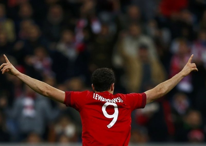 Lewandowski spasio Bayern, Olić 'pred zidom'