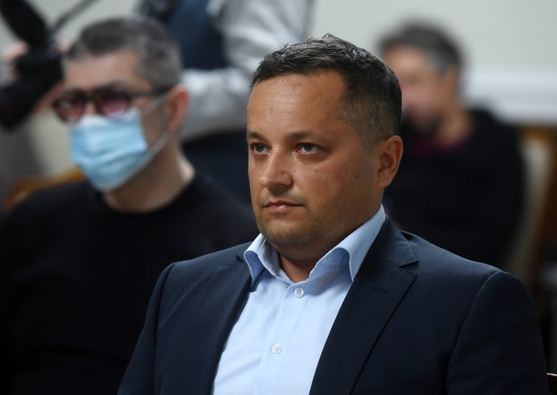 Epidemiolog Kolarić upozorava: Ako se nećemo držati distance i nositi maske, stvar bi u Hrvatskoj mogla izmaći kontroli