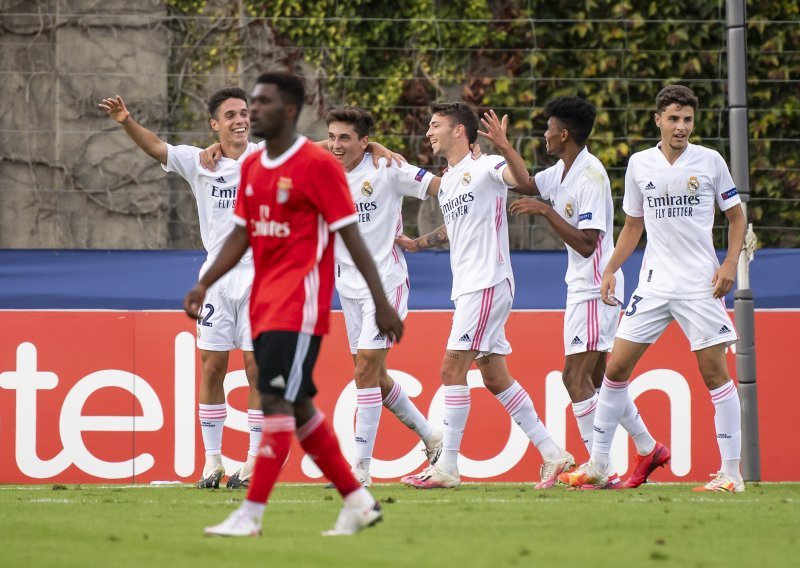 Real Madrid osvetio juniore zagrebačkog Dinama, u dramatičnom okršaju srušio Benficu i podigao trofej Lige prvaka