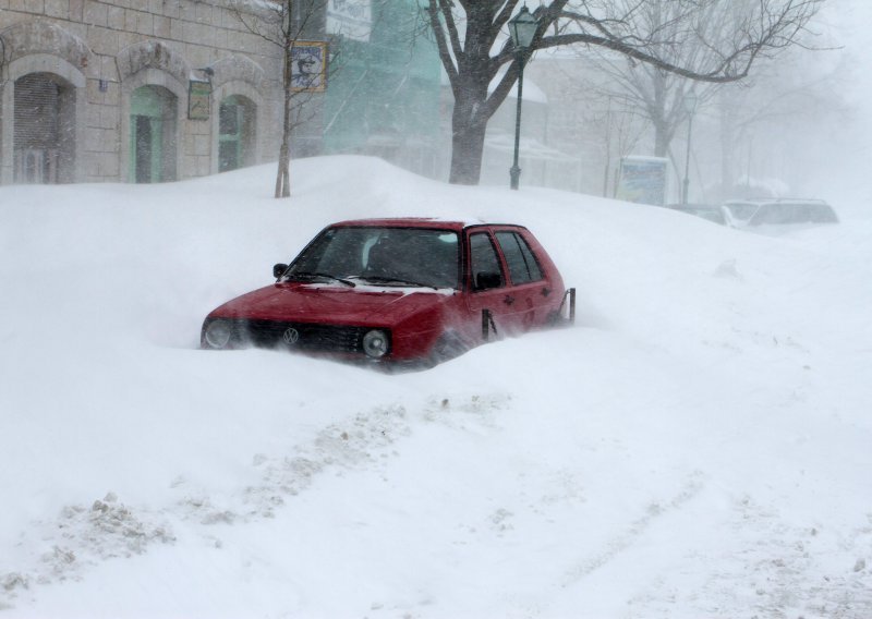 Freeze kills six in Bosnia, Croatian county declares state of emergency