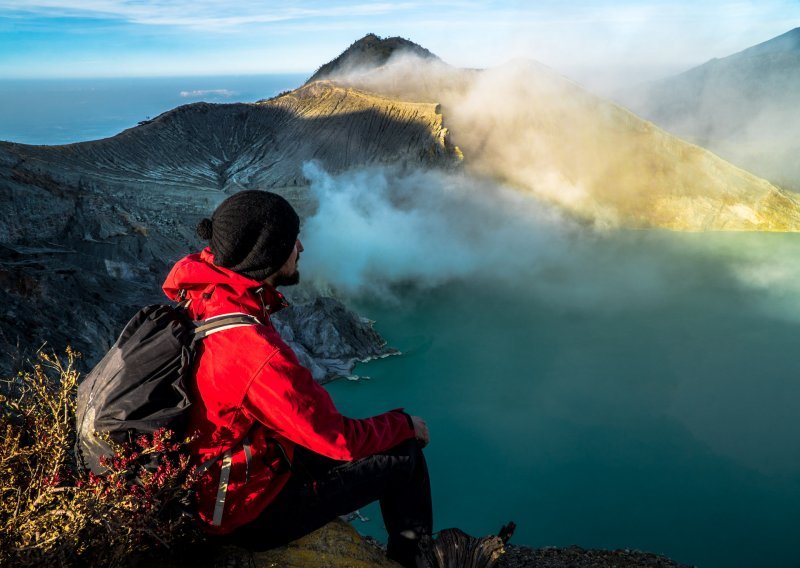 [FOTO/VIDEO] Susret s rudarima koji skupljaju 'vražje zlato' u grotlu indonezijskog vulkana Ijen natjerao me da se pitam što smo sve spremni raditi da bismo preživjeli i nahranili obitelj