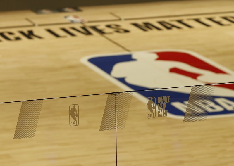 Sastanak u NBA ligi pokazao nejedinstvo među klubovima; LeBron James imao je žestoku poruku, a nitko ne zna hoće li se sezona nastaviti
