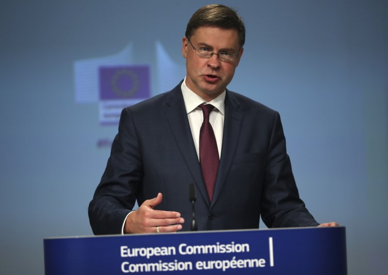 Nakon Hoganove ostavke, Dombrovskis privremeno preuzima poziciju