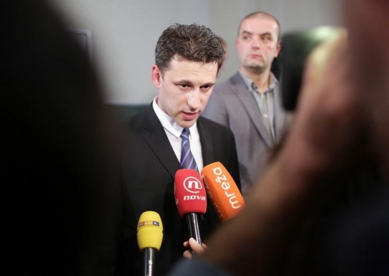 Most poslao HDZ-u i SDP-u tablice s reformama: Moraju upisati 'DA' ili NE'