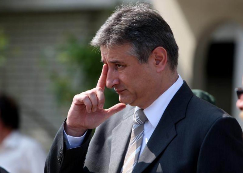 Karamarko: Šeks je uteg za HDZ, treba mu se zahvaliti