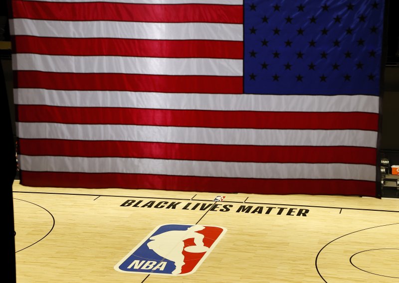 NBA zvijezde donijele odluku o nastavku doigravanja za naslov prvaka nakon bojkota zbog policijske brutalnosti nad Afroamerikancem
