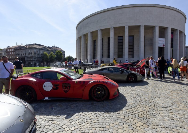 Karavana skupocjenih automobila Pink Wing stigla u Zagreb; od Budimpešte do Splita