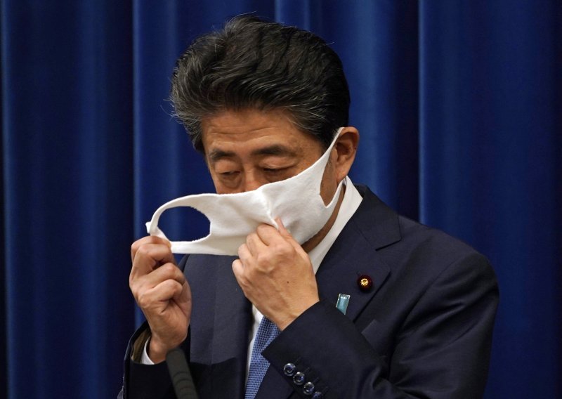 Shinzo Abe i službeno objavio ostavku, nije govorio o nasljedniku