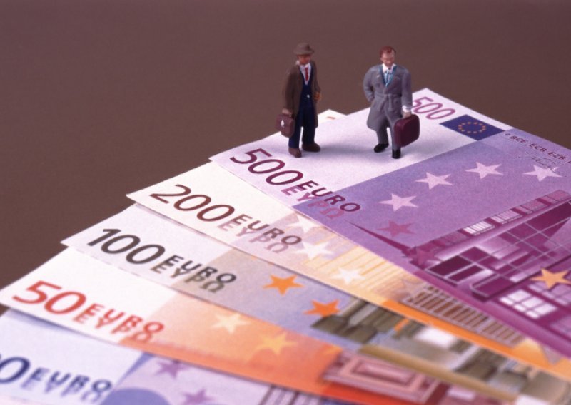Ministri financija EU-a odlučni obraniti euro