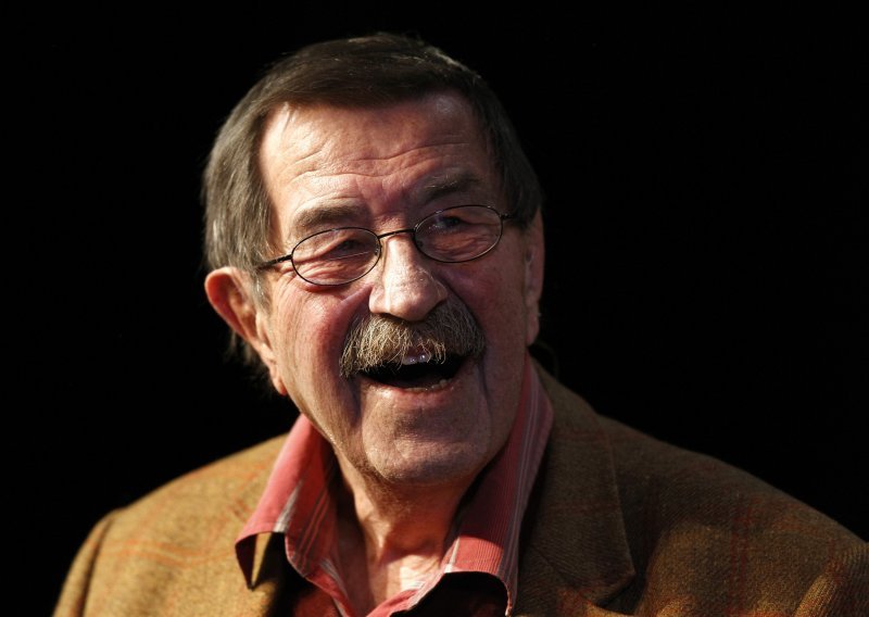 Umro je nobelovac Günter Grass