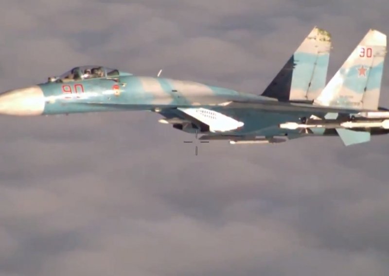 Ovako to izgleda kad vas presretne ruski Su-27 Flanker