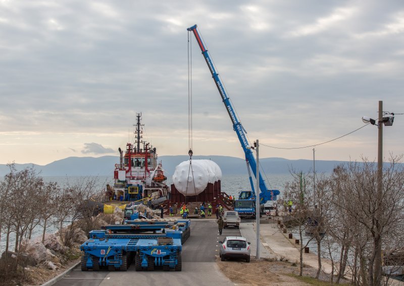 Broj zaposlenih u industriji pao na mjesečnoj i godišnjoj razini