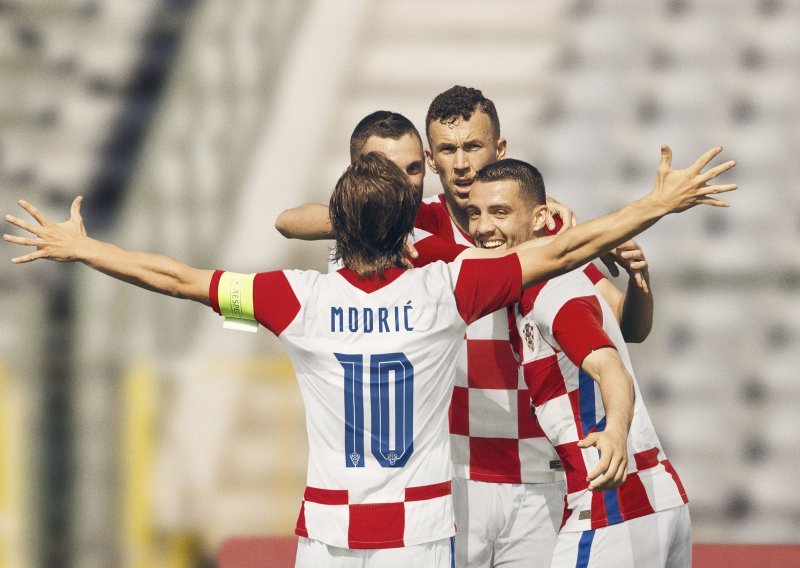 [ANKETA] Iz Hrvatskog nogometnog saveza napokon objavili kako izgledaju novi dresovi u kojima će Luka Modrić i društvo igrati na Euru 2021.