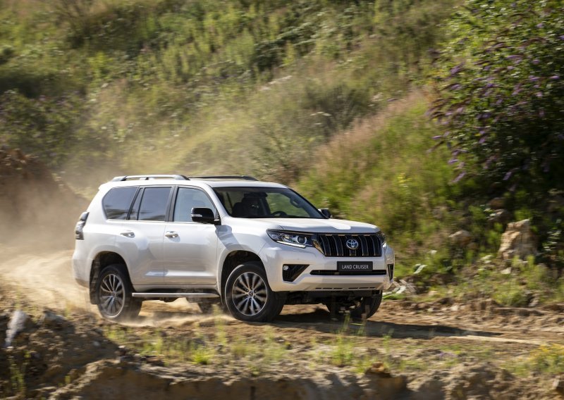 [FOTO/VIDEO] Toyota osvježila svoj legendarni terenac Land Cruiser; još više snage uz manju potrošnju i emisije