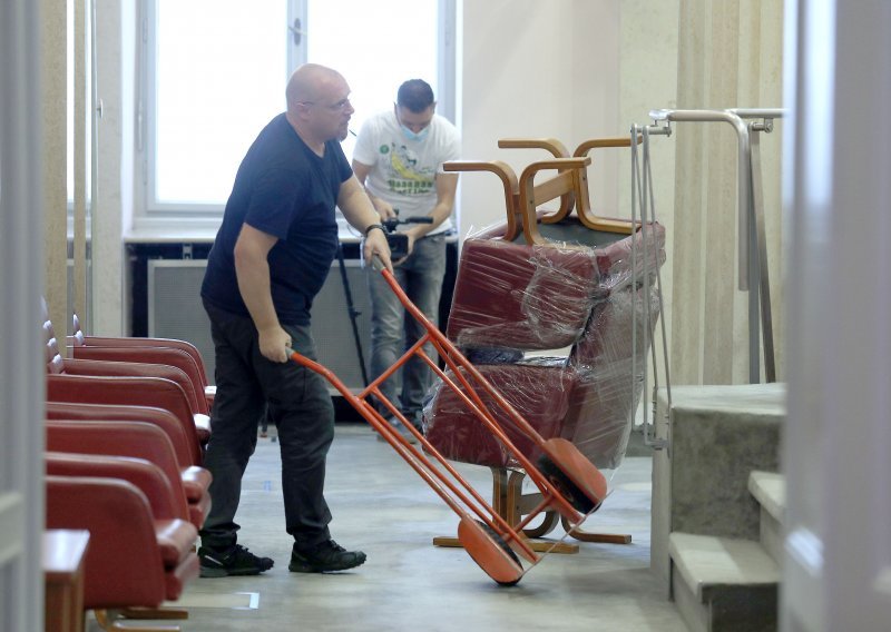 [VIDEO/FOTO] Uz stroge epidemiološke mjere počinje izvanredna sjednica Sabora