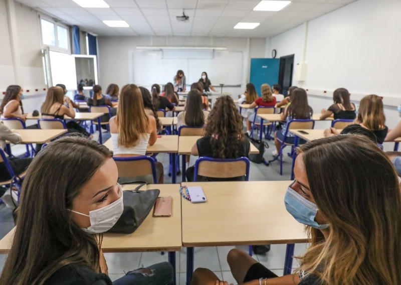 U Francuskoj zatvorene 22 škole zbog koronavirusa