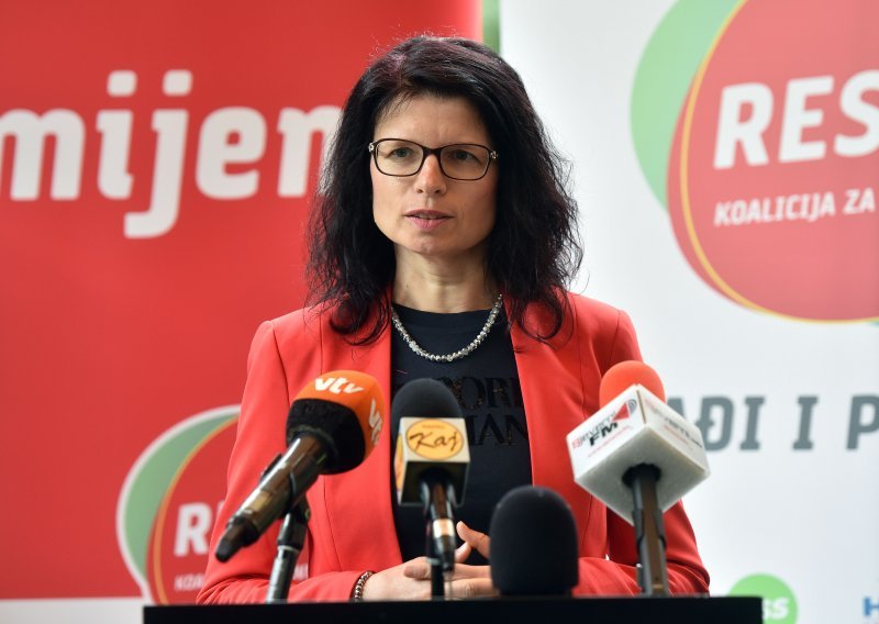 SDP-ova Andreja Marić: Ključno je da se u iduća dva dana Stožer zbroji, prestane s krivim predviđanjima i prijetnjama građanima okolnih zemalja