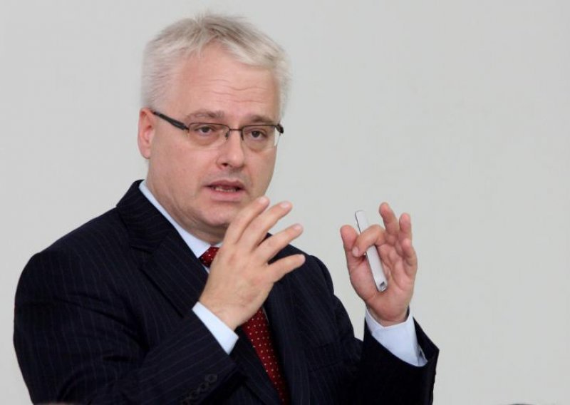 Josipovic: Decline in support for Croatia's EU entry expected