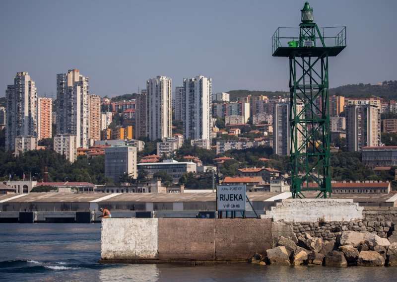 Usporeno trgovanje uz osjetno nižu likvidnost; dobitnik dana je Luka Rijeka