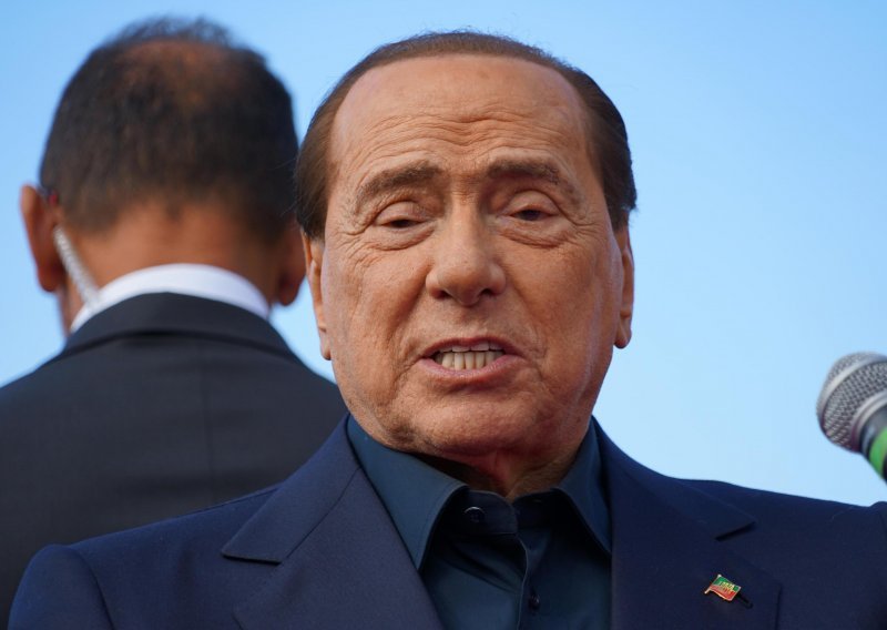 Berlusconijevo stanje se poboljšava nakon zaraze koronavirusom