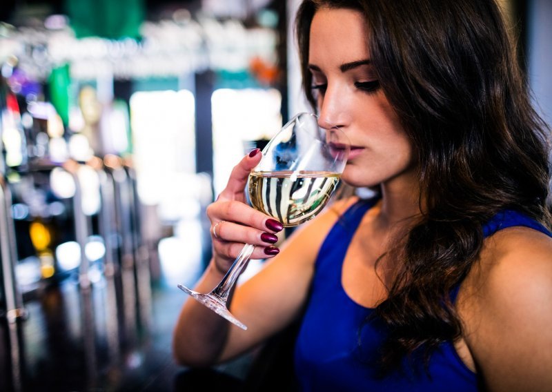 [VIDEO] Čak i samo jedna čaša alkohola dnevno povećava šansu od pretilosti i metaboličkog sindroma