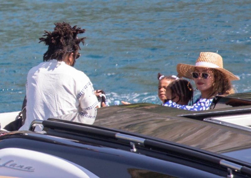 Otok Vrnik ostavio ih je bez riječi: Procurila privatna fotografija Beyonce i Jay-Z-ja s odmora u Hrvatskoj