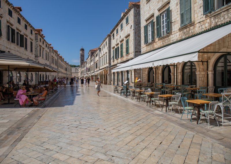 'Sezona je trajala samo mjesec dana. Sad je sve utihnulo, nigdje nikakve aktivnosti u bookingu, kao da ne postojimo'