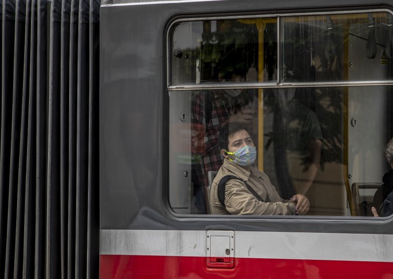 Crni rekord: U Češkoj prvi put više od 3000 zaraženih u jednom danu