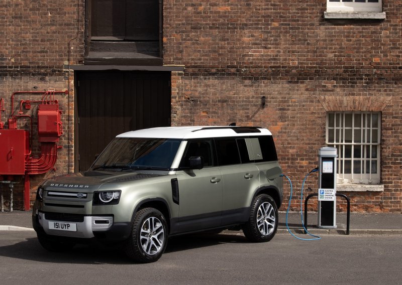 [FOTO/VIDEO] Land Rover Defender dobio i plug-in hibridni pogon, 6-cilindrični motor i X-DYNAMIC opremu