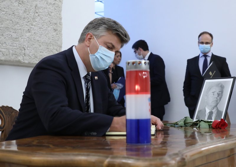 [FOTO] U Saboru održana komemoracija za Žarka Domljana, prvog predsjednika Hrvatskog sabora