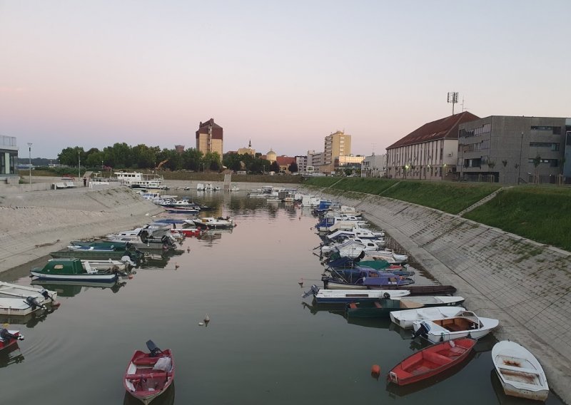 Suverenisti: Ministarstvo kulture opstruira strano ulaganje u vukovarski hotel Dunav