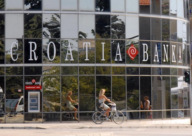 Četvero zainteresiranih za kupnju Croatia banke, dvoje iz Europe po jedan iz SAD-a i Hong Konga