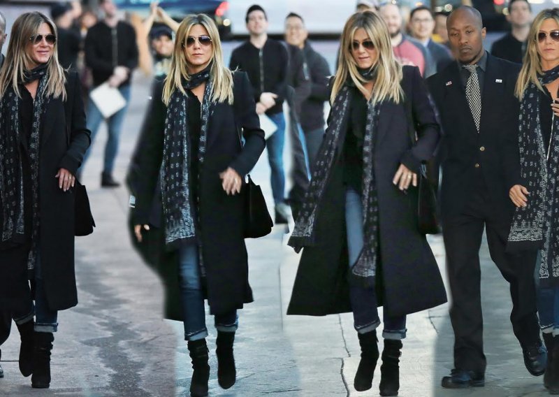 Jennifer Aniston stalno nosi isti model traperica i cipela