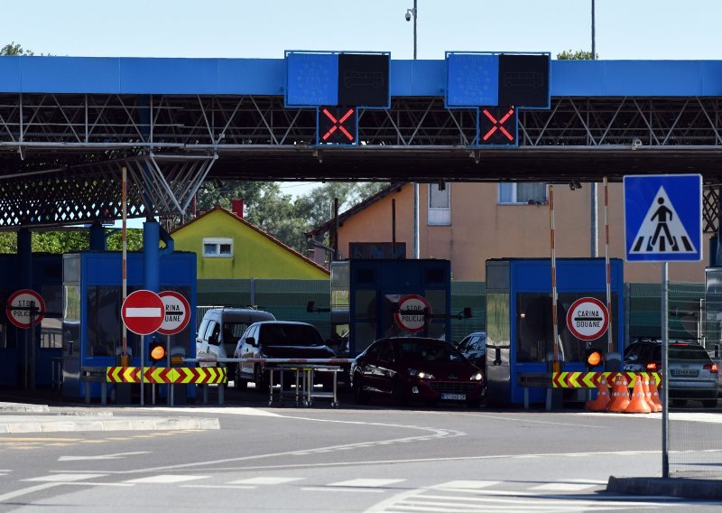 Ograničenja u prelasku hrvatskih granica produljena do 30. rujna