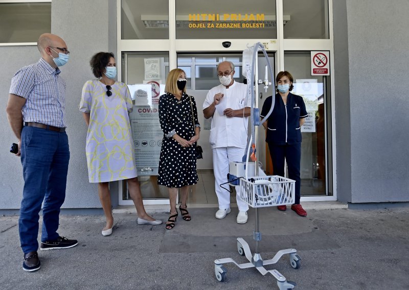 Odvjetnici KBC-u Split donirali uređaj za ventilaciju bolesnika