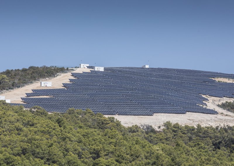 [FOTO] S radom počela najveća solarna elektrana u Hrvatskoj, proteže se na pet hektara i vrijedna je 31 milijun kuna