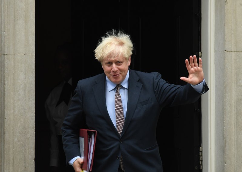 Johnson optužuje EU da prijetnjama tjera London da pristane na njegove uvjete