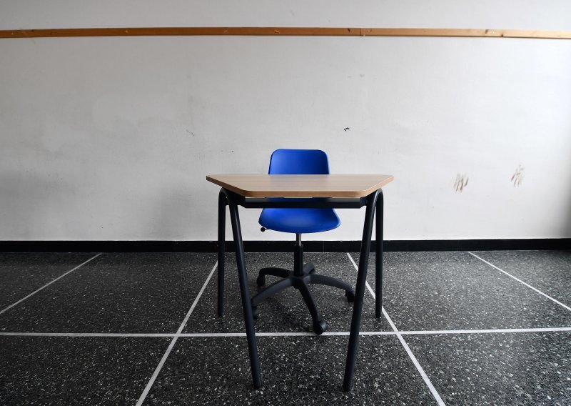 Škola u Đurmancu prelazi na online nastavu; veliki broj učenika i djelatnika je u samoizolaciji