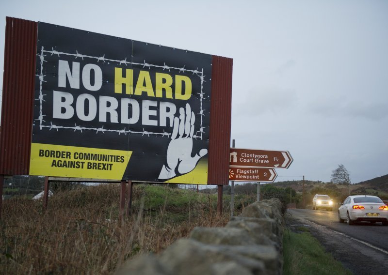 Irska ministrica: Tvrdnja Johnsona da EU želi granicu na Irskom moru 'nije točna'