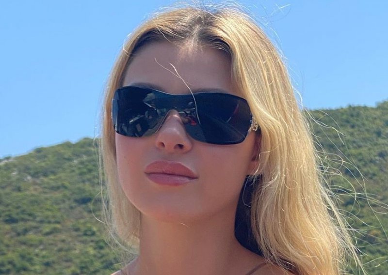 Prelijepa Nicola Peltz pokazala savršenu figuru, njezinim izgledom nije ostao ravnodušan ni Brooklyn Beckham